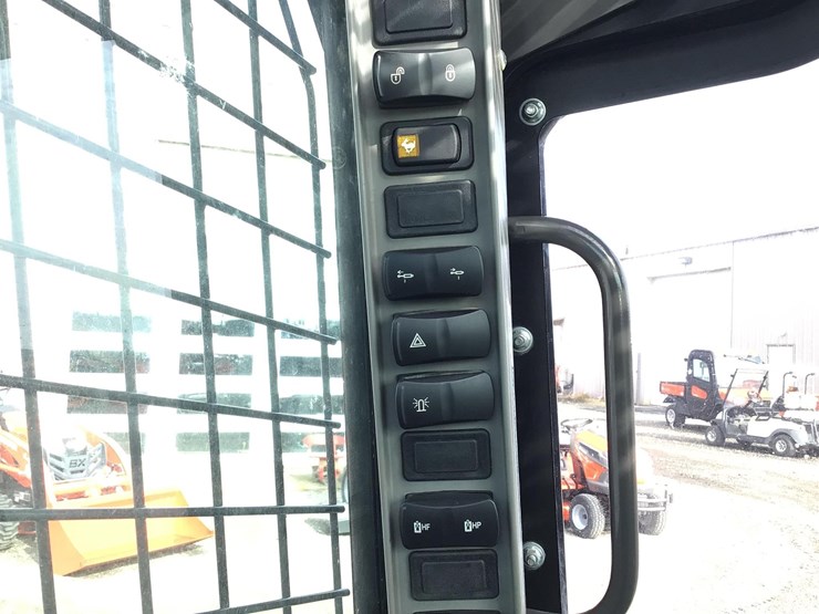 2023-new-holland-c345-image-19