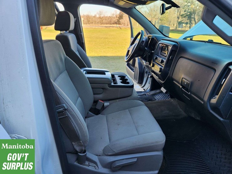 2015-chevrolet-silverado-1500-image-18