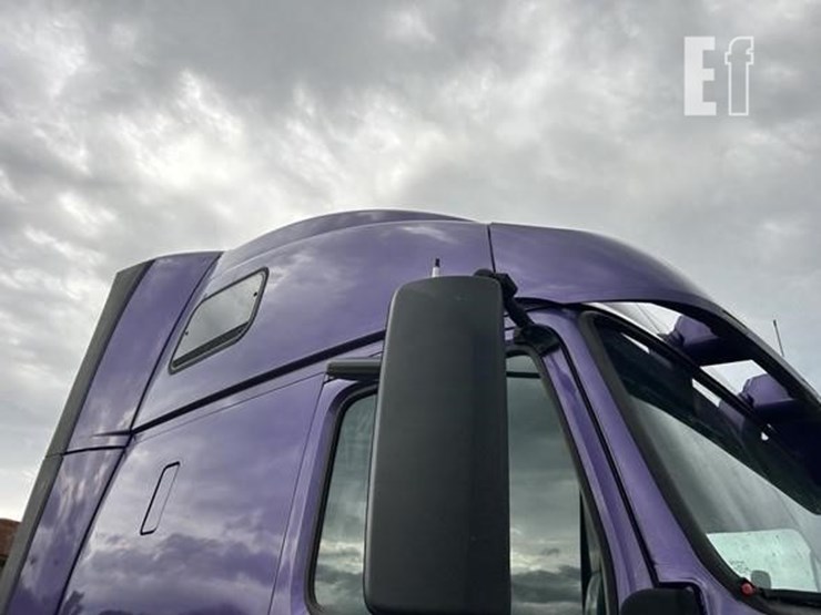 volvo-vnl42t670-image-47