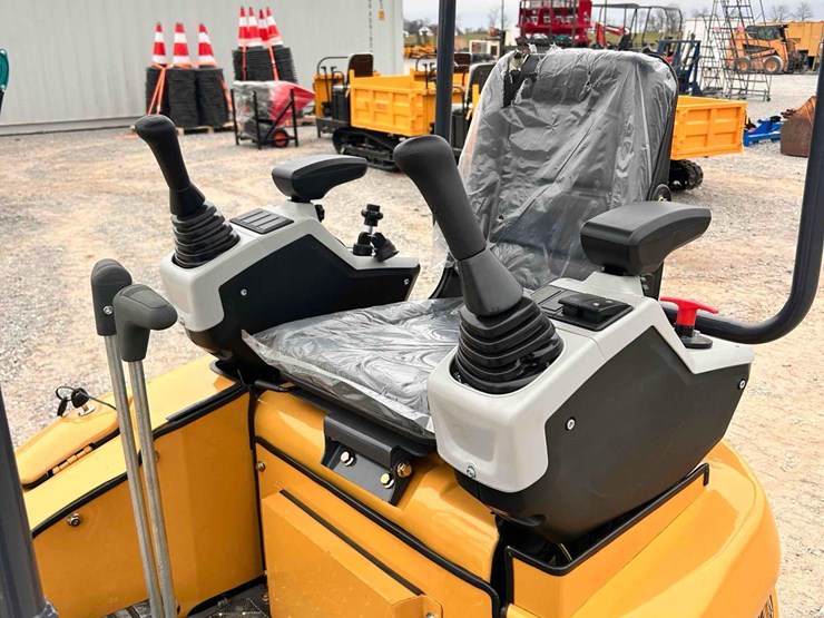 unused-sdle20-mini-excavator-image-13