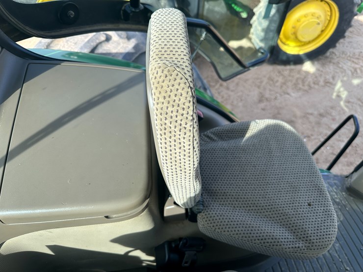 2013-john-deere-8285r-image-59