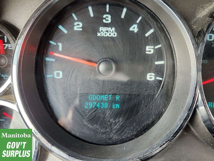 2012-chevrolet-silverado-2500hd-image-22