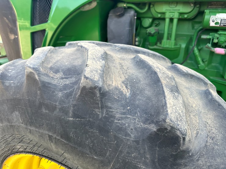 2010-john-deere-8295r-image-8