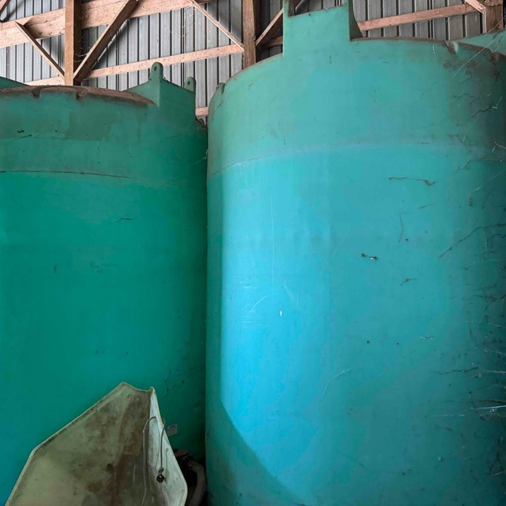 SII 3,000 Gallon Poly Tank