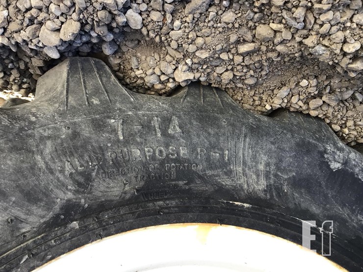 2017-new-holland-workmaster-40-image-25