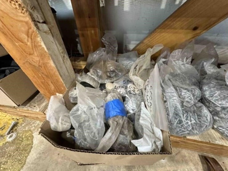 contents-of-shelf--assorted-screws-&-fasteners-image-2