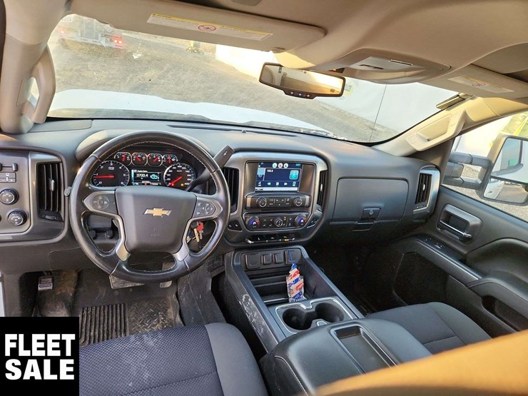 2015-chevrolet-silverado-2500hd-image-14