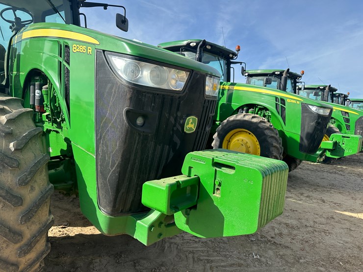 2013-john-deere-8285r-image-29