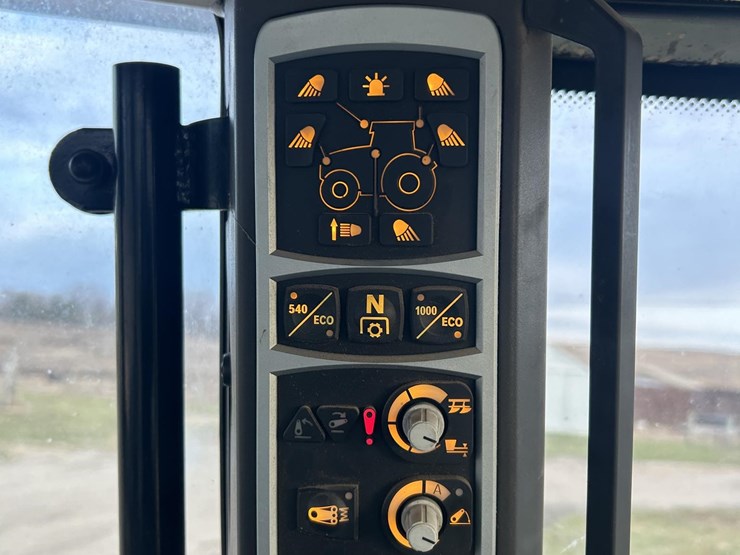 2014-challenger-mt585d-image-63