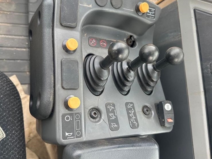 2020-caterpillar-962m-image-22