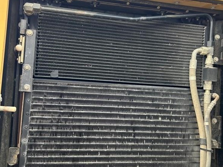 2004-caterpillar-938g-image-28