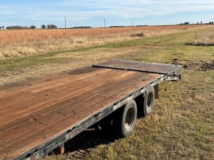 2008-titan-trailer-image-4