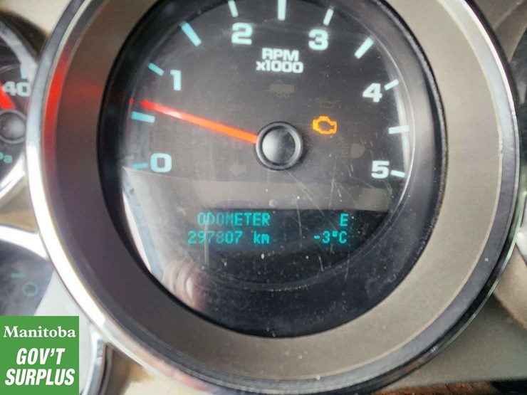 2013-chevrolet-silverado-3500hd-image-24