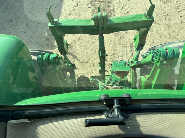 2013-john-deere-8285r-image-65