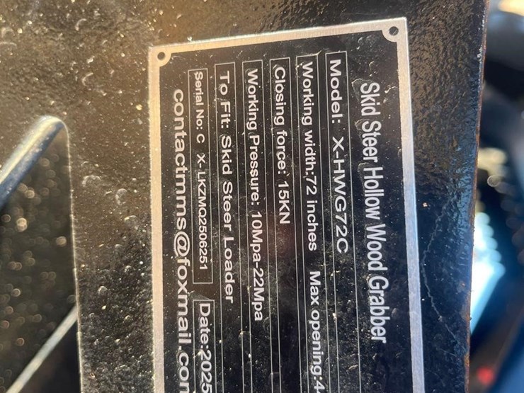 future-72in-hydraulic-skid-steer-hollow-wood-grabb-image-5