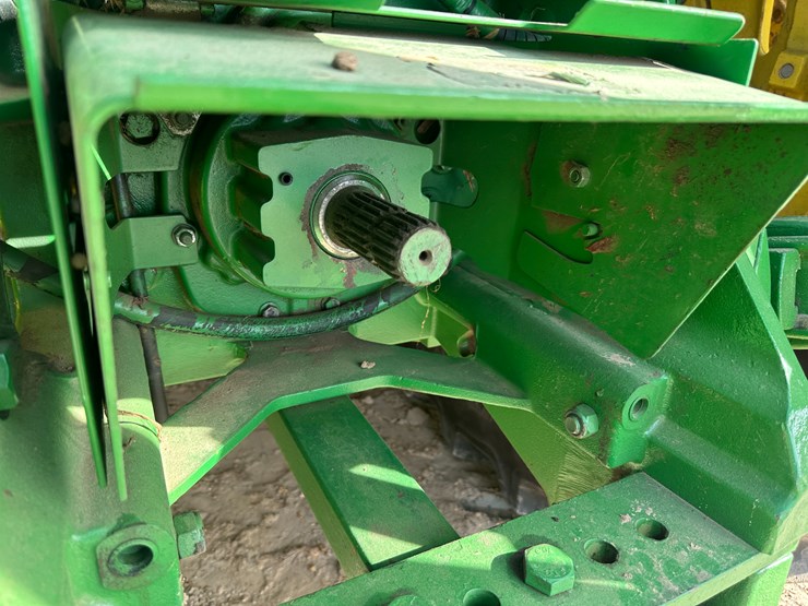 2013-john-deere-8285r-image-13