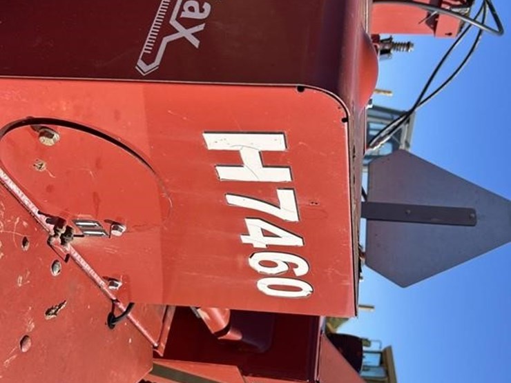 2014-new-holland-h7460-image-24