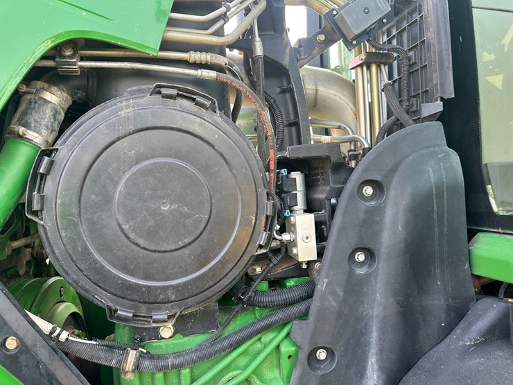 2013-john-deere-8285r-image-31