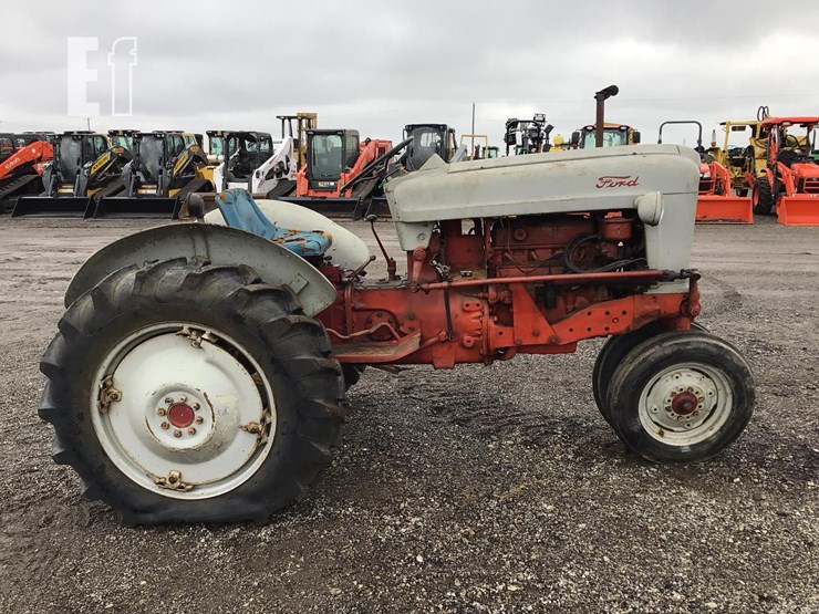 1956-ford-960-image-3