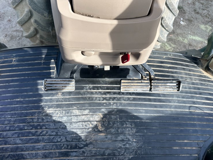 2010-john-deere-8295r-image-58