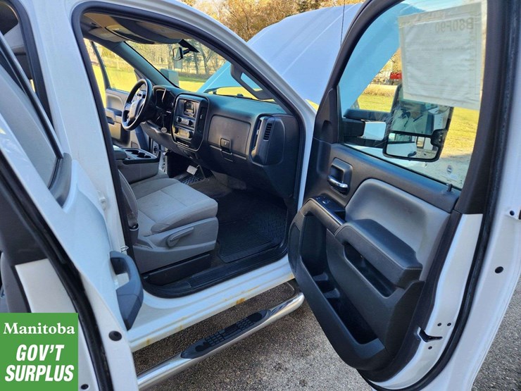 2015-chevrolet-silverado-1500-image-17