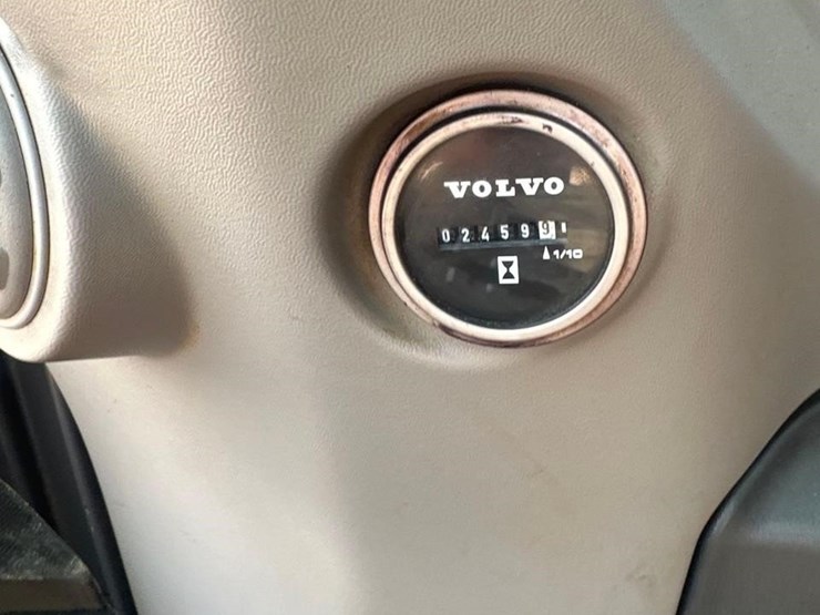 2021-volvo-ecr145el-image-22