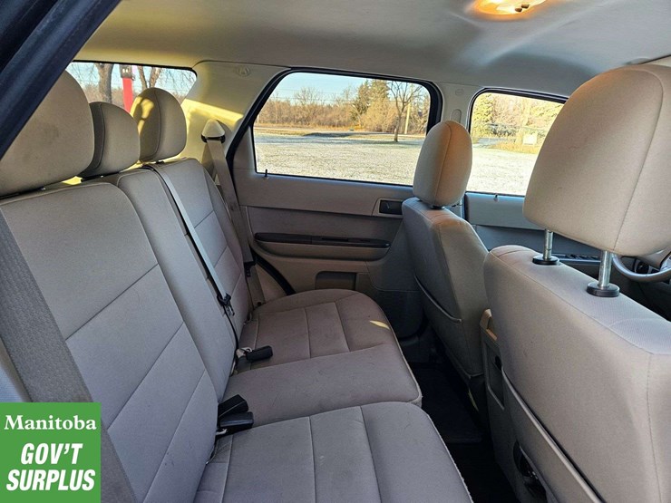 2012-ford-escape-hybrid-image-34