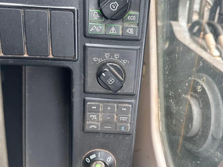 2021-volvo-ecr145el-image-25