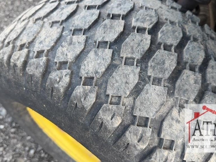 john-deere-gator-image-13