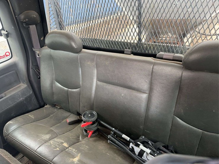 2006-chevrolet-3500-image-28