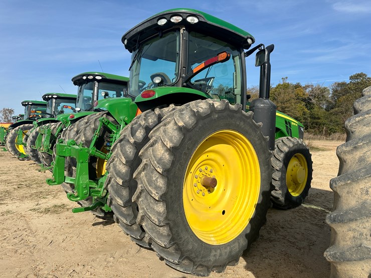 2013-john-deere-8285r-image-3