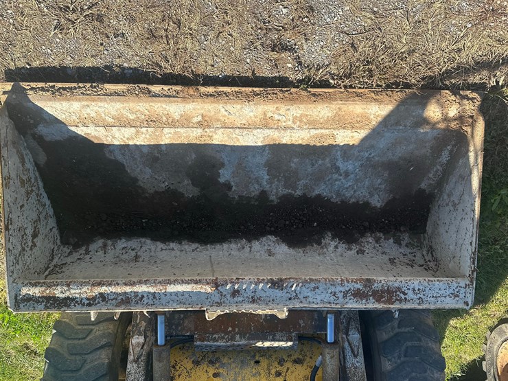 new-holland-l175-image-23