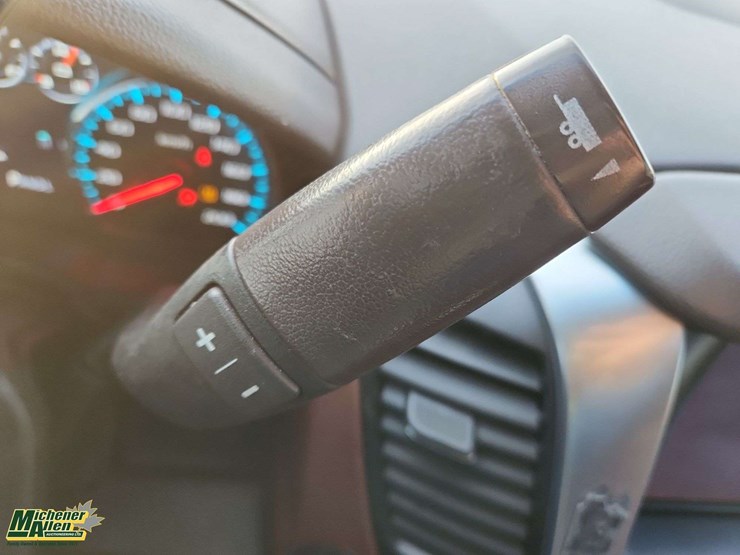 2018-chevrolet-tahoe-ltz-image-9