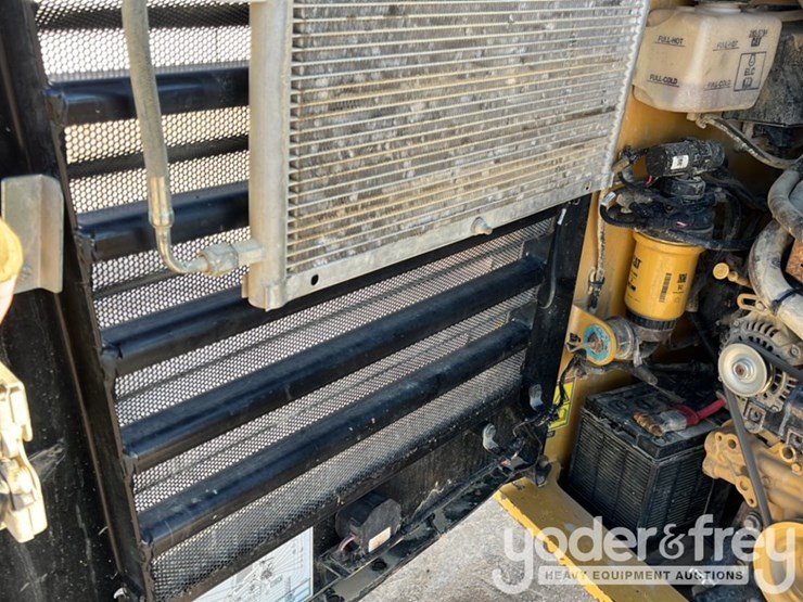 2019-caterpillar-279d3-image-23