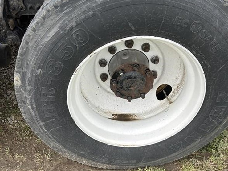 volvo-vnl42t670-image-50