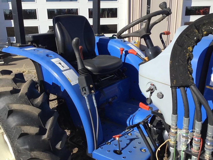 2017-new-holland-workmaster-40-image-13