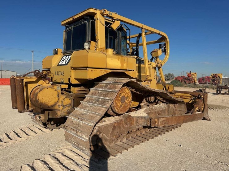2008-caterpillar-d6t-image-3