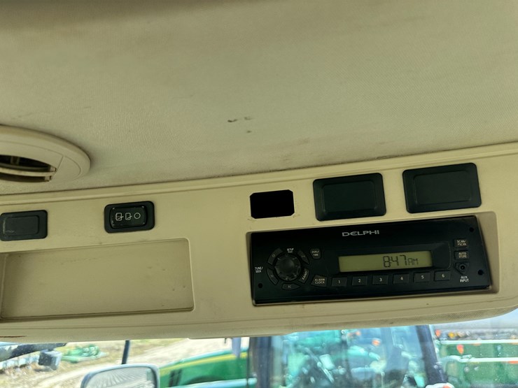 2010-john-deere-8295r-image-64