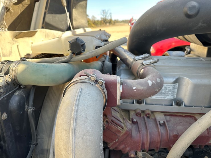 #33710-•-2011-mack-cxu-t/a-sleeper-truck-tractor-1m1aw09y3bm013638-image-59