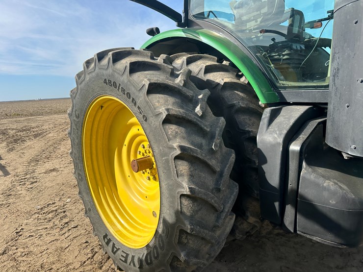 2013-john-deere-8285r-image-10