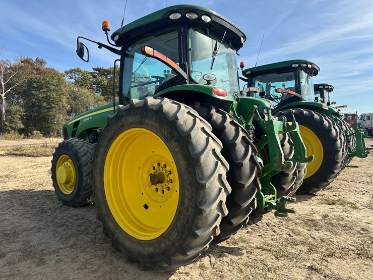 2010-john-deere-8295r-image-4