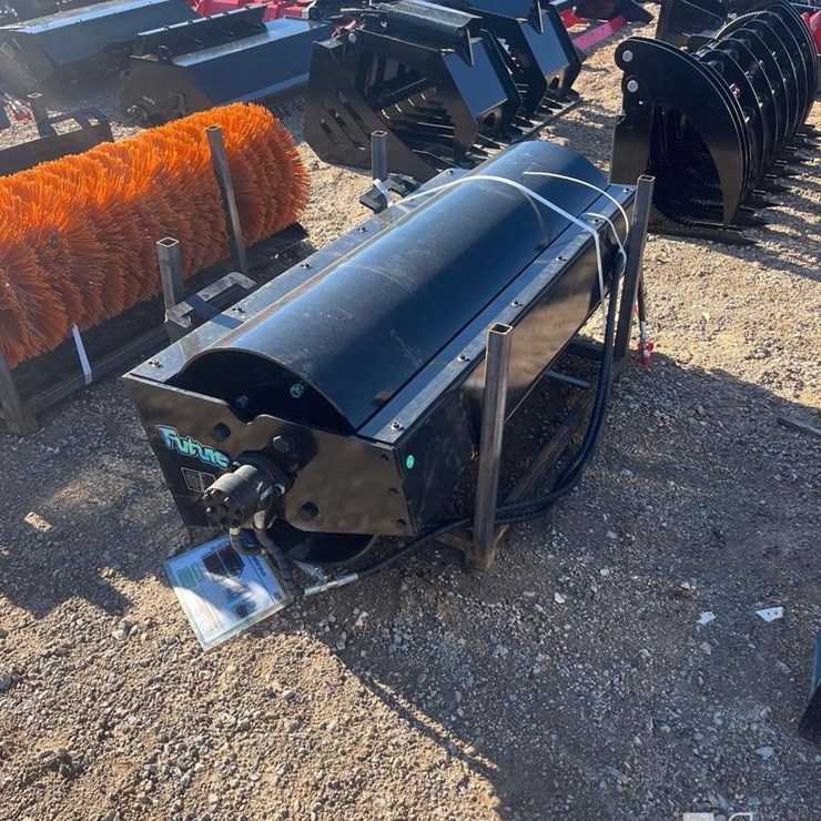 FUTURE 59IN HYDRAULIC SKID STEER VIBRATORY ROLLER