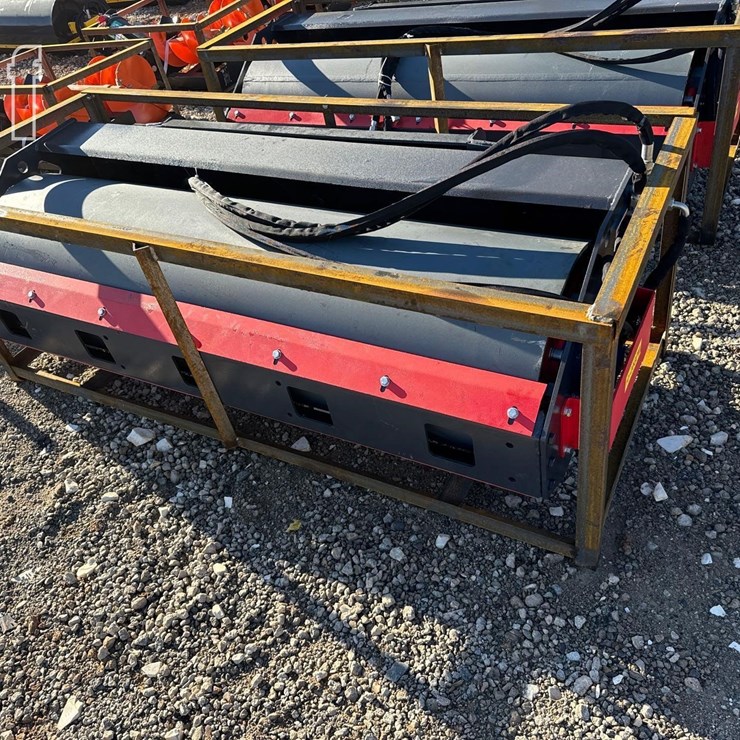 RAYTREE 76IN SKID STEER VIBRATORY ROLLER ATTACHMEN