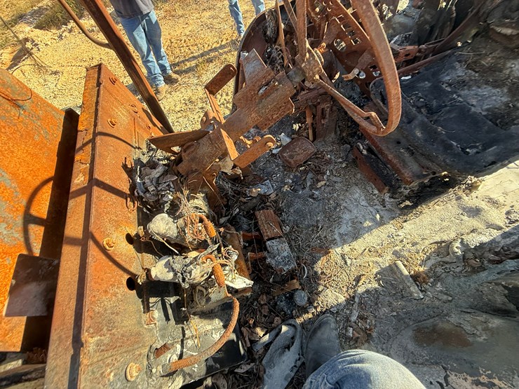 caterpillar-420d-image-91