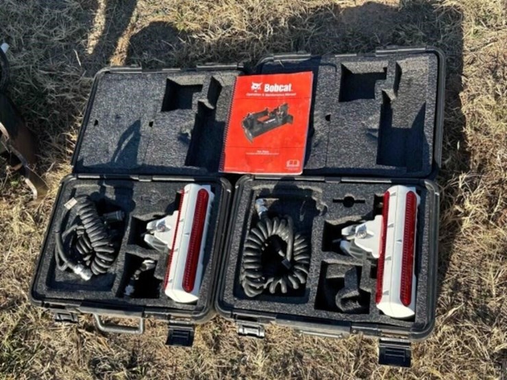 2023-bobcat-skid-steer-laser-guided-box-blade-image-7