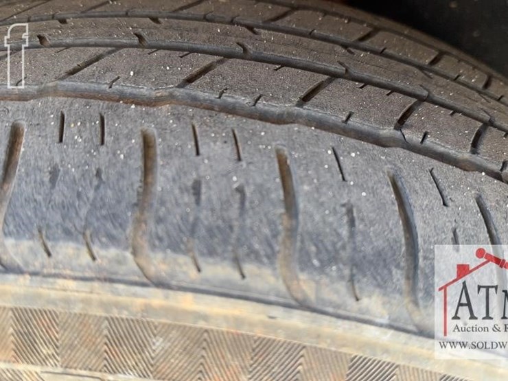 2010-cadillac-srx-image-10