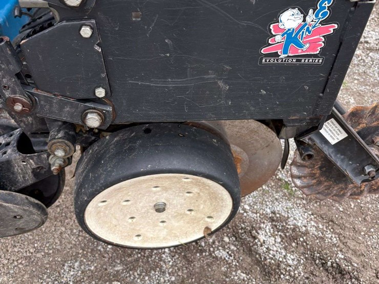 2005-kinze-3500-image-81