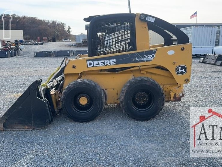 2008-deere-320-image-6