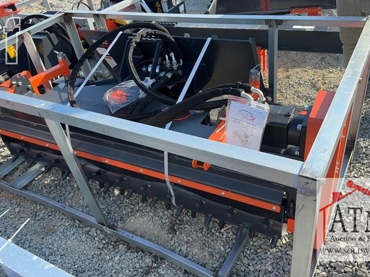 new-72"-wig-power-rake---skidsteer-attach-image-1