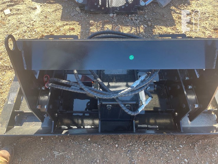 future-hydraulic-skid-plate-compactor-image-3